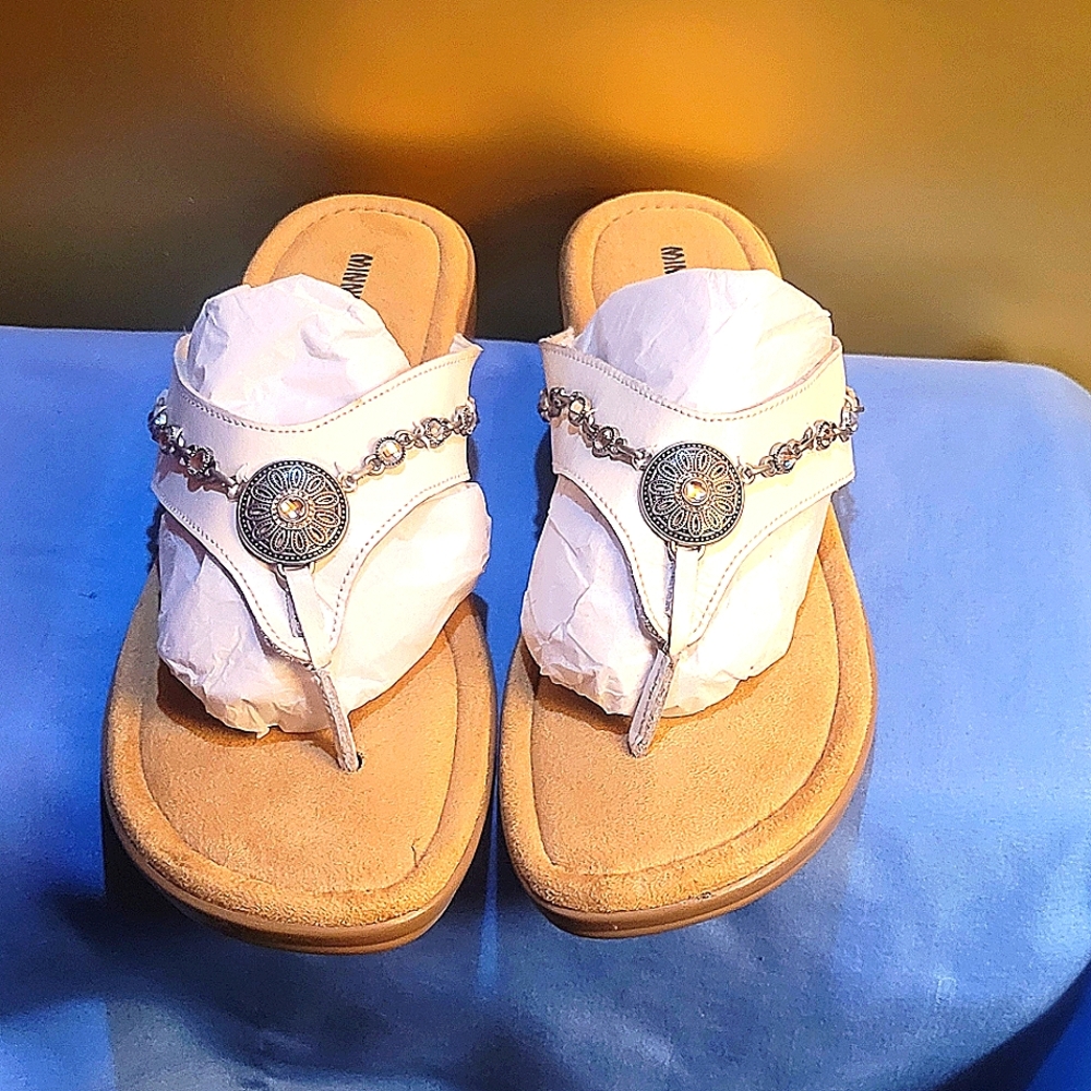 White Sandals with Chain Detail Minnetonka
